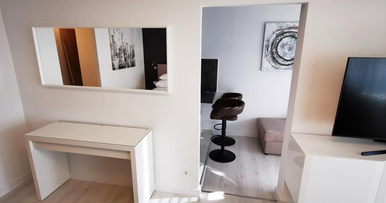 Апартаменты Sky 17 Lux Apartman Загреб Экстерьер фото